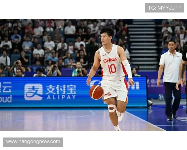 中国男篮全新阵容亮相亚洲杯备战 目标重夺冠军荣耀